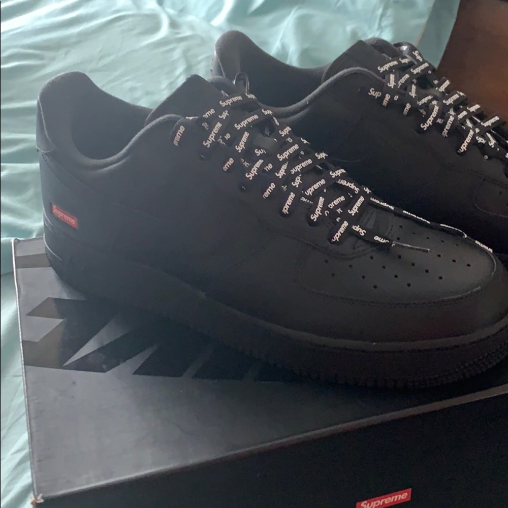 Supreme air forces dead stock 10/10 condition